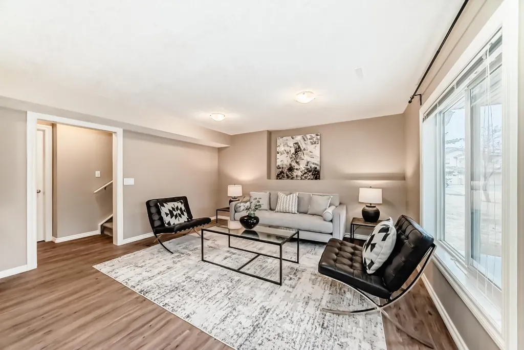 47 Royal Crest Court NW Calgary AB T3G 5W3