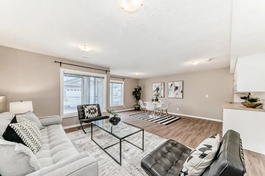 47 Royal Crest Court NW Calgary AB T3G 5W3