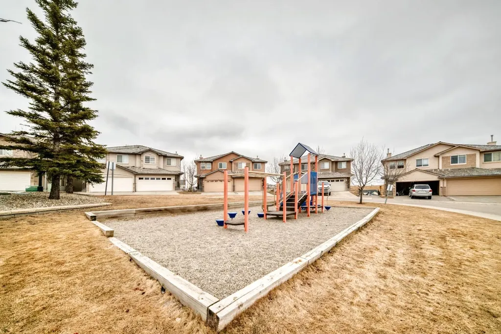 47 Royal Crest Court NW Calgary AB T3G 5W3