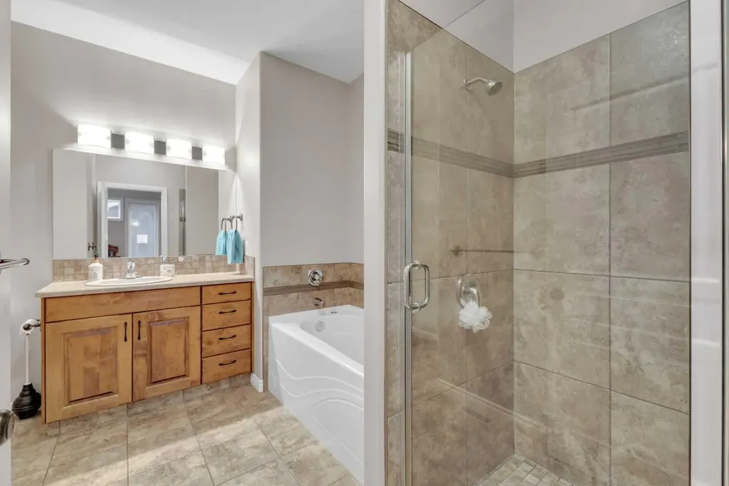 29 Emily Crescent Lacombe AB T4L 0A5
