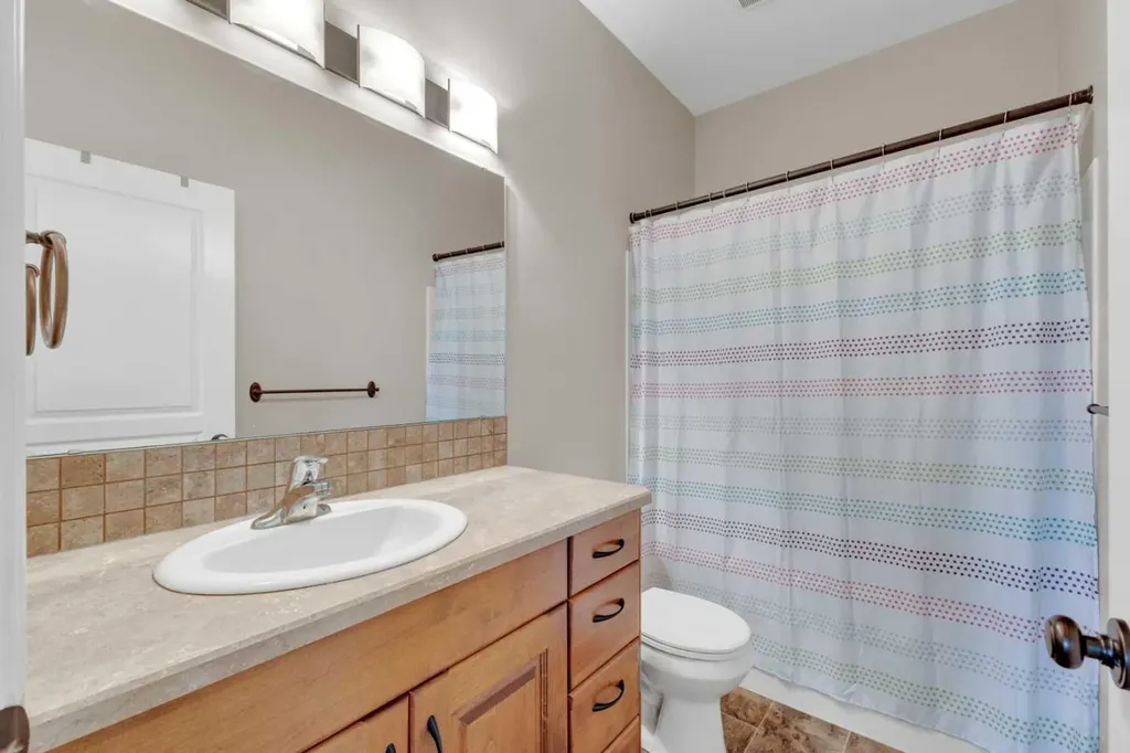 29 Emily Crescent Lacombe AB T4L 0A5