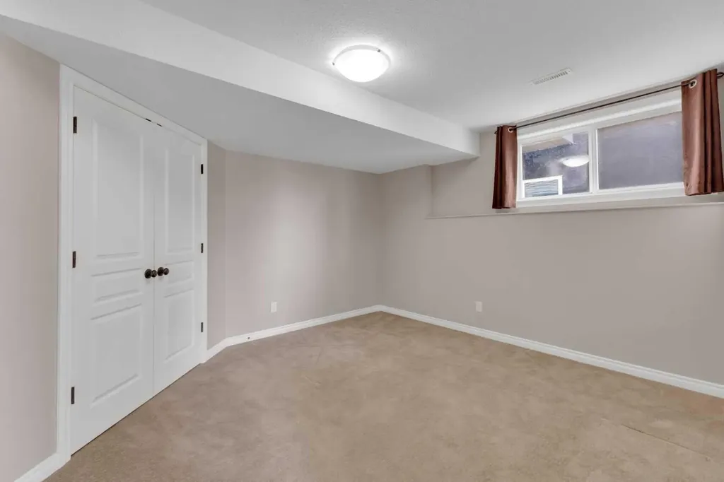 29 Emily Crescent Lacombe AB T4L 0A5