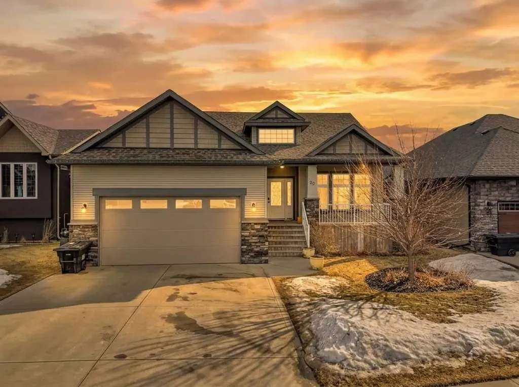 29 Emily Crescent Lacombe AB T4L 0A5