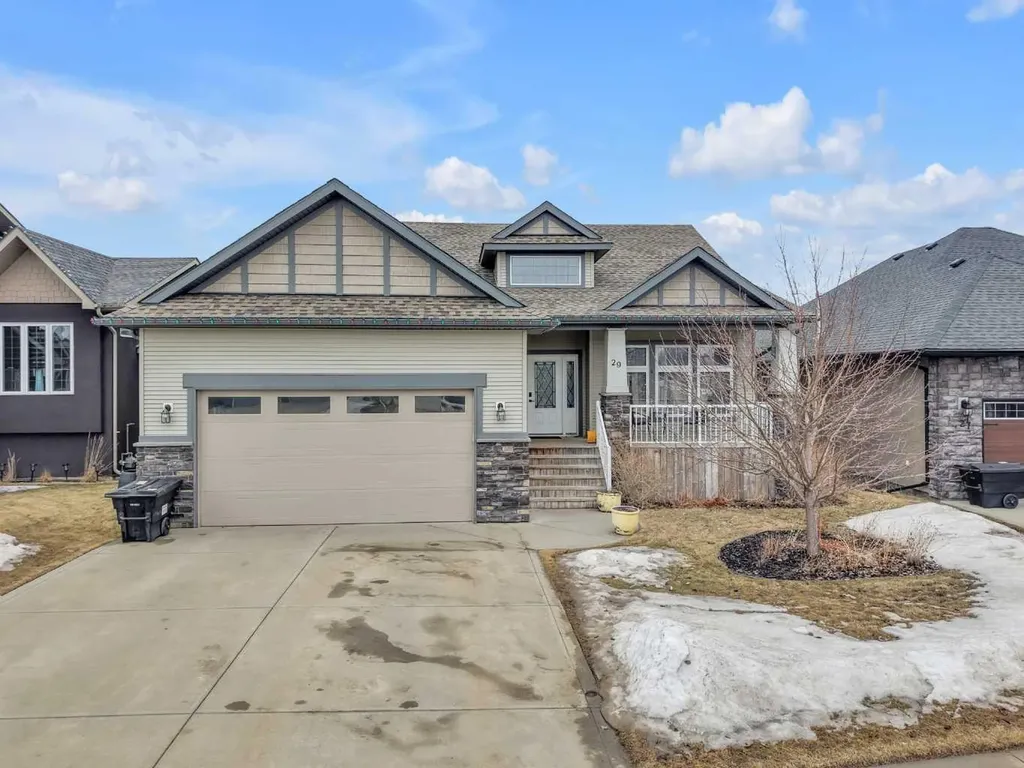 29 Emily Crescent Lacombe AB T4L 0A5