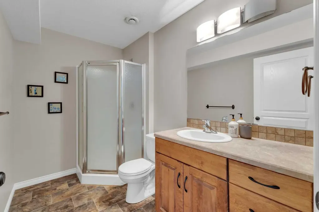 29 Emily Crescent Lacombe AB T4L 0A5