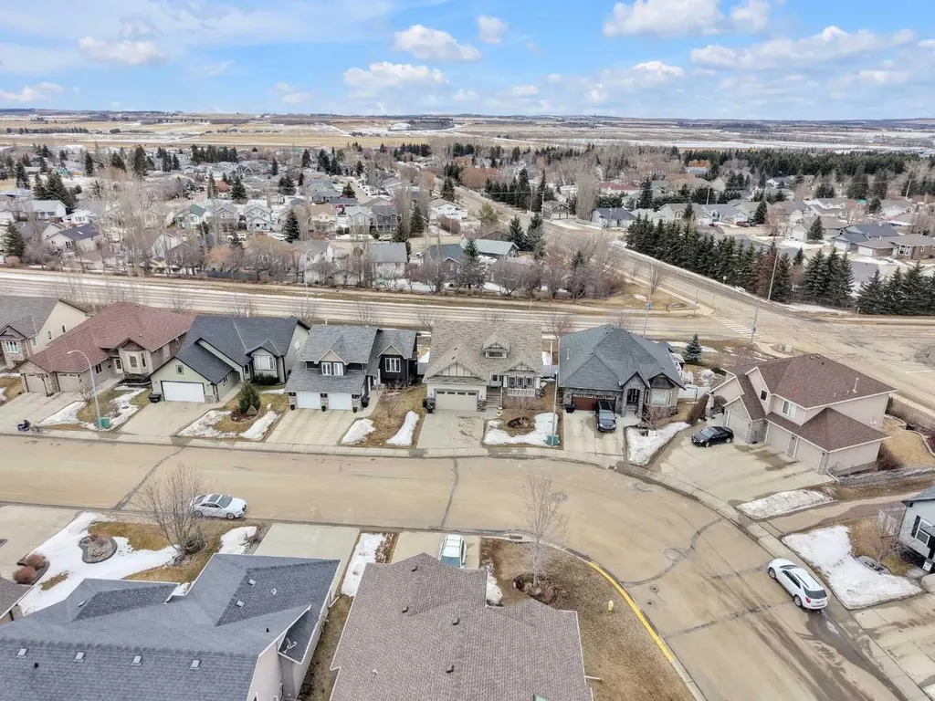 29 Emily Crescent Lacombe AB T4L 0A5