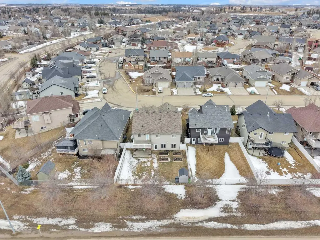29 Emily Crescent Lacombe AB T4L 0A5