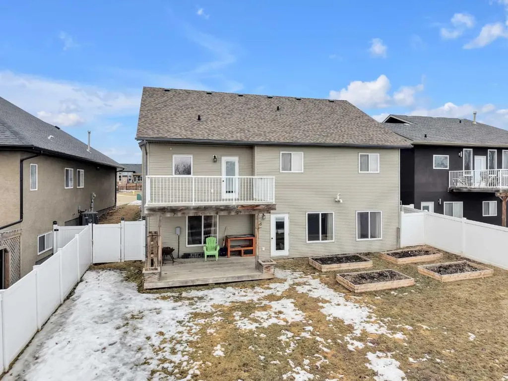 29 Emily Crescent Lacombe AB T4L 0A5