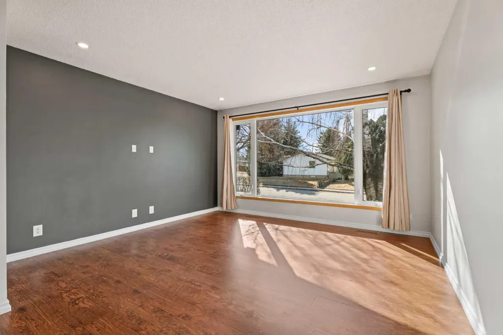 8 Van Horne Crescent NE Calgary AB T2E 6G9