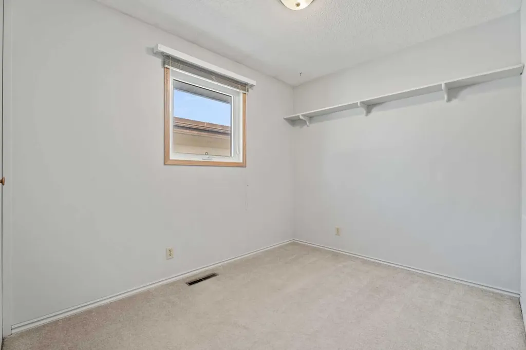 8 Van Horne Crescent NE Calgary AB T2E 6G9