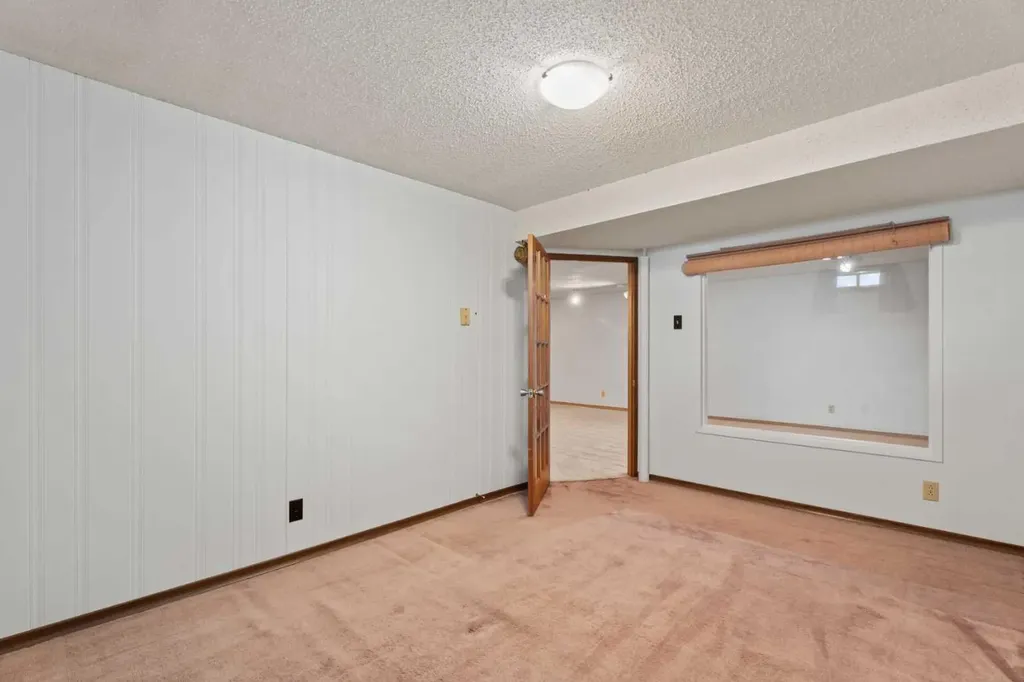 8 Van Horne Crescent NE Calgary AB T2E 6G9
