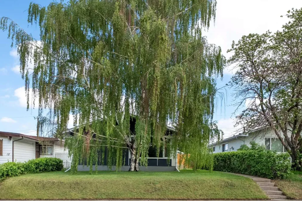 8 Van Horne Crescent NE Calgary AB T2E 6G9