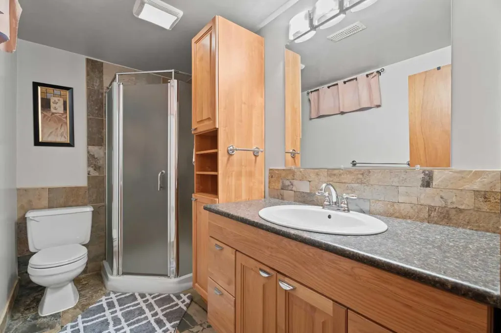8 Van Horne Crescent NE Calgary AB T2E 6G9