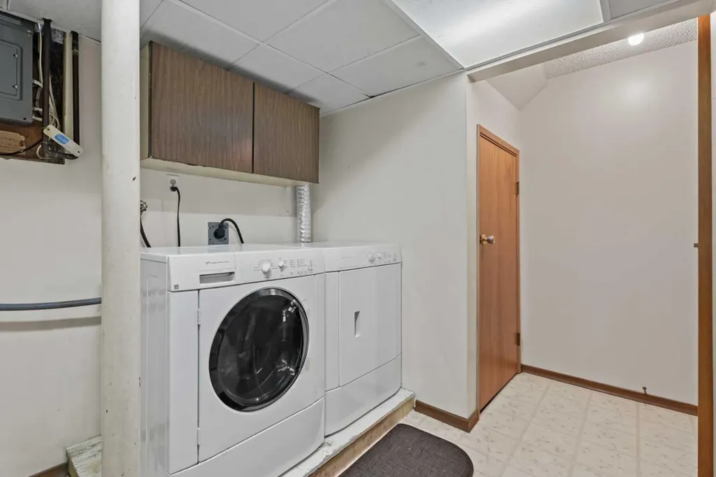 8 Van Horne Crescent NE Calgary AB T2E 6G9
