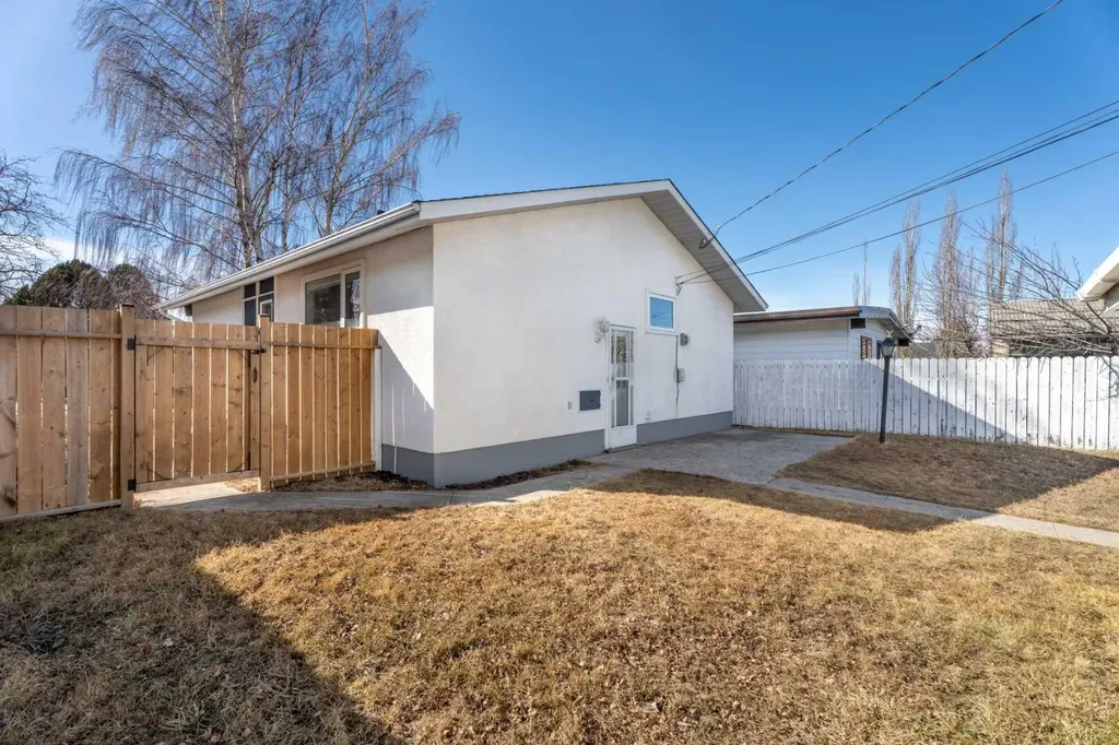 8 Van Horne Crescent NE Calgary AB T2E 6G9