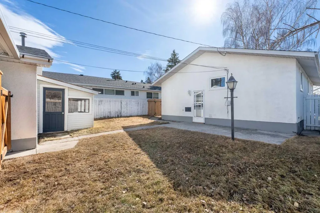 8 Van Horne Crescent NE Calgary AB T2E 6G9