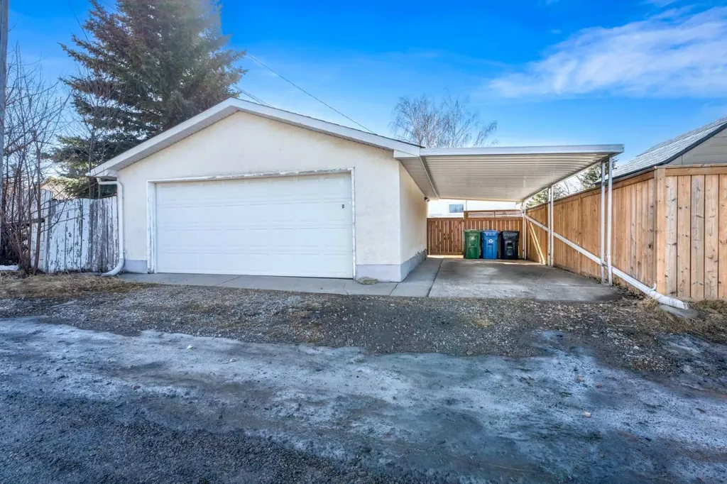 8 Van Horne Crescent NE Calgary AB T2E 6G9