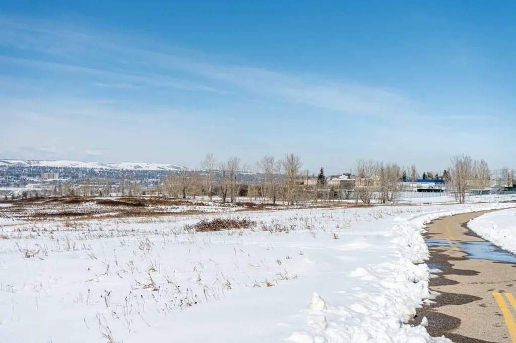 8 Van Horne Crescent NE Calgary AB T2E 6G9