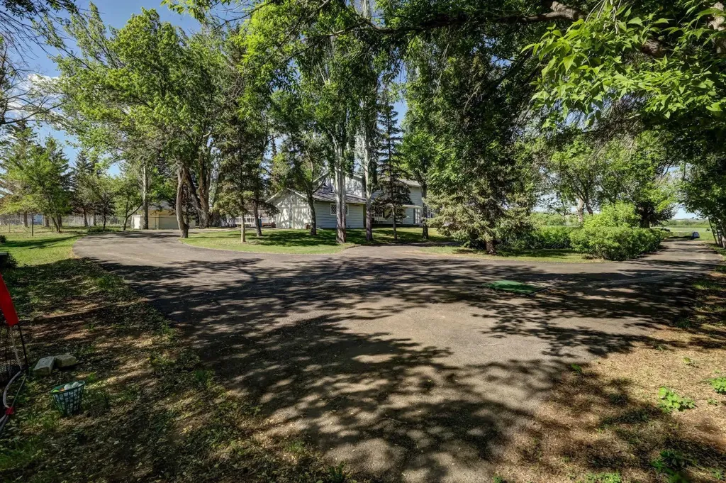 150 9 Street NW Drumheller AB T0J 0Y1
