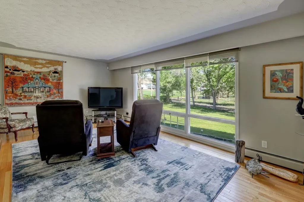 150 9 Street NW Drumheller AB T0J 0Y1