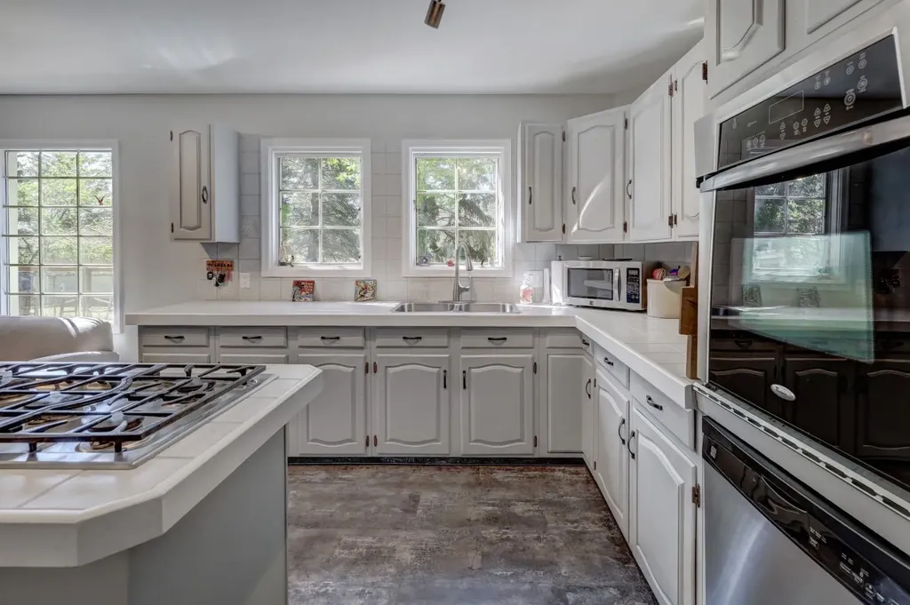 150 9 Street NW Drumheller AB T0J 0Y1