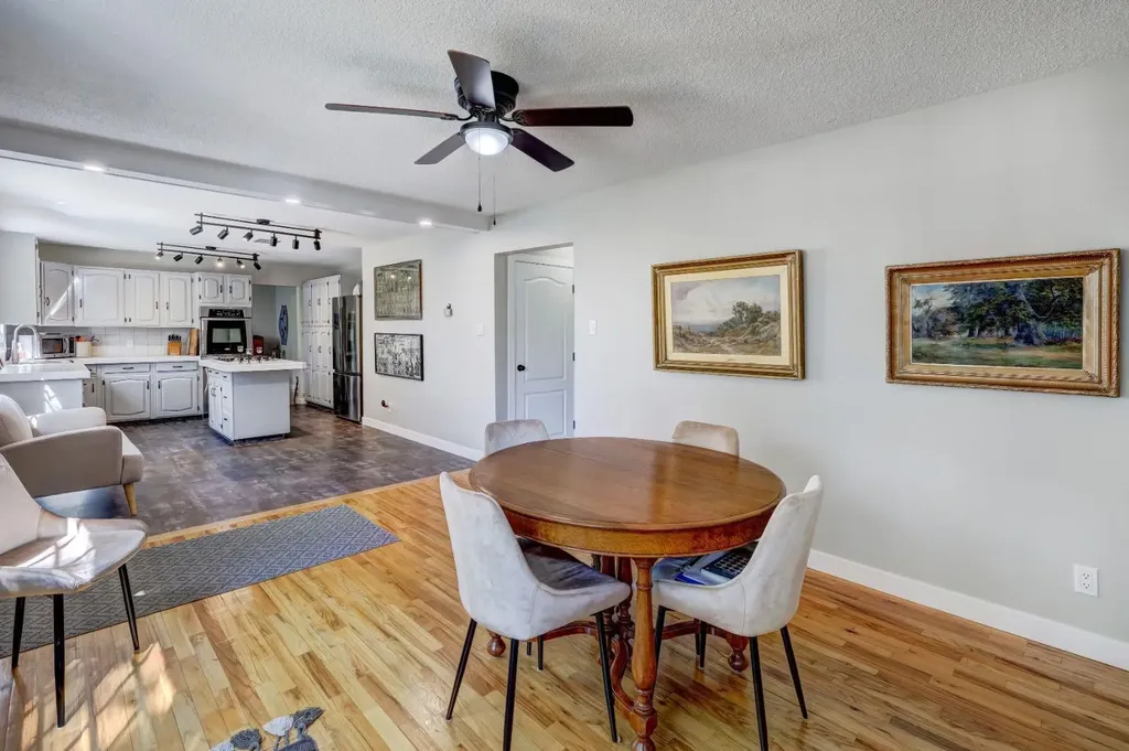 150 9 Street NW Drumheller AB T0J 0Y1