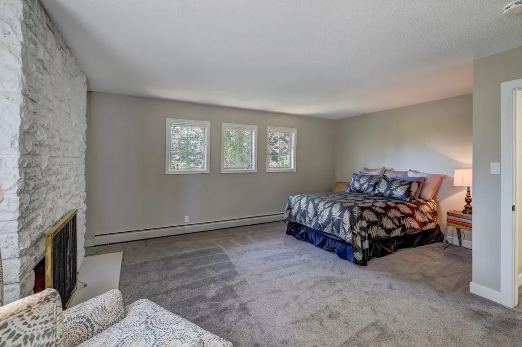 150 9 Street NW Drumheller AB T0J 0Y1