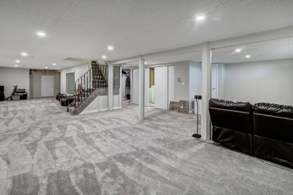 150 9 Street NW Drumheller AB T0J 0Y1