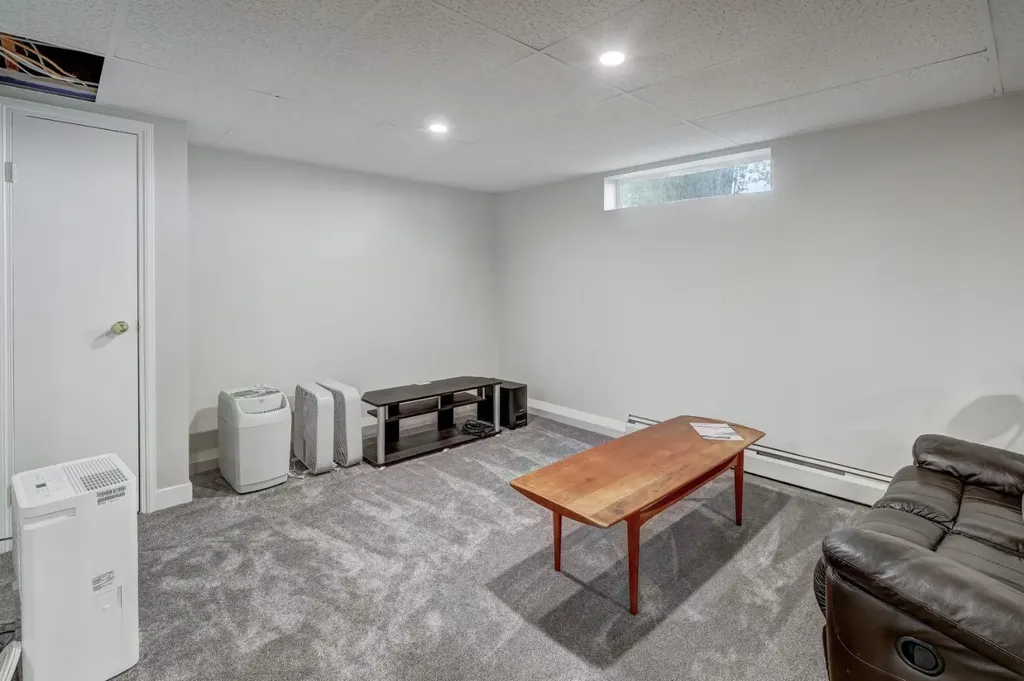 150 9 Street NW Drumheller AB T0J 0Y1