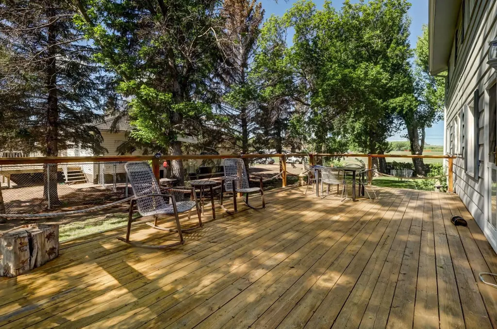 150 9 Street NW Drumheller AB T0J 0Y1