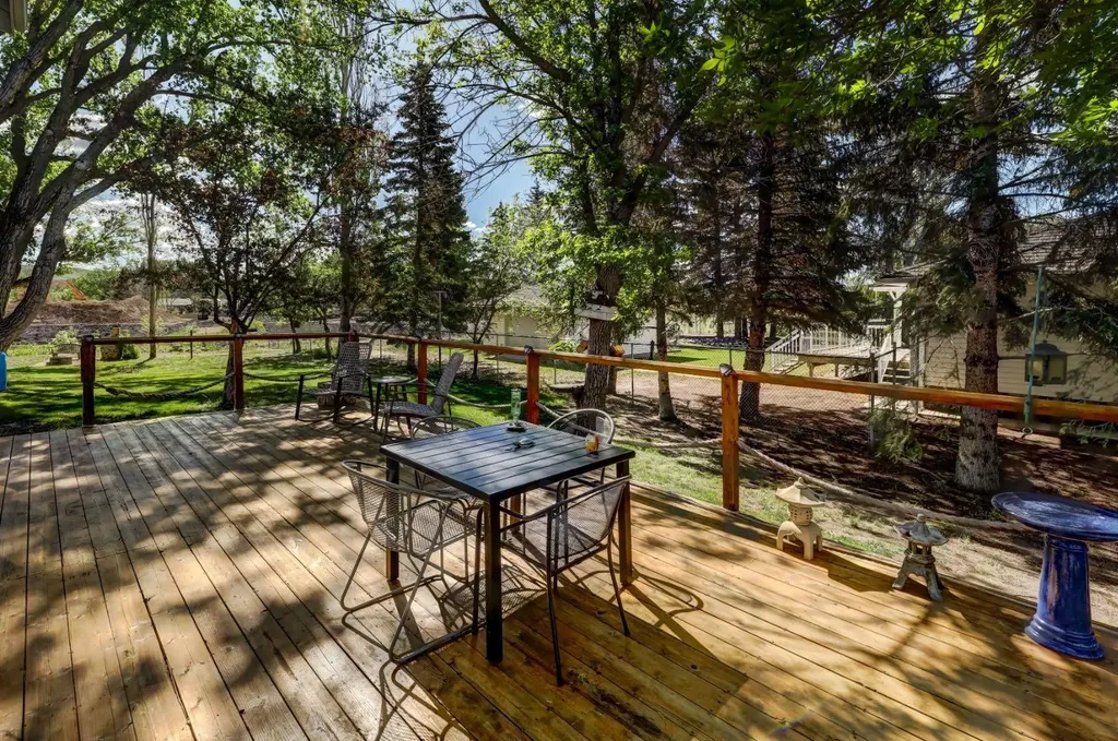 150 9 Street NW Drumheller AB T0J 0Y1