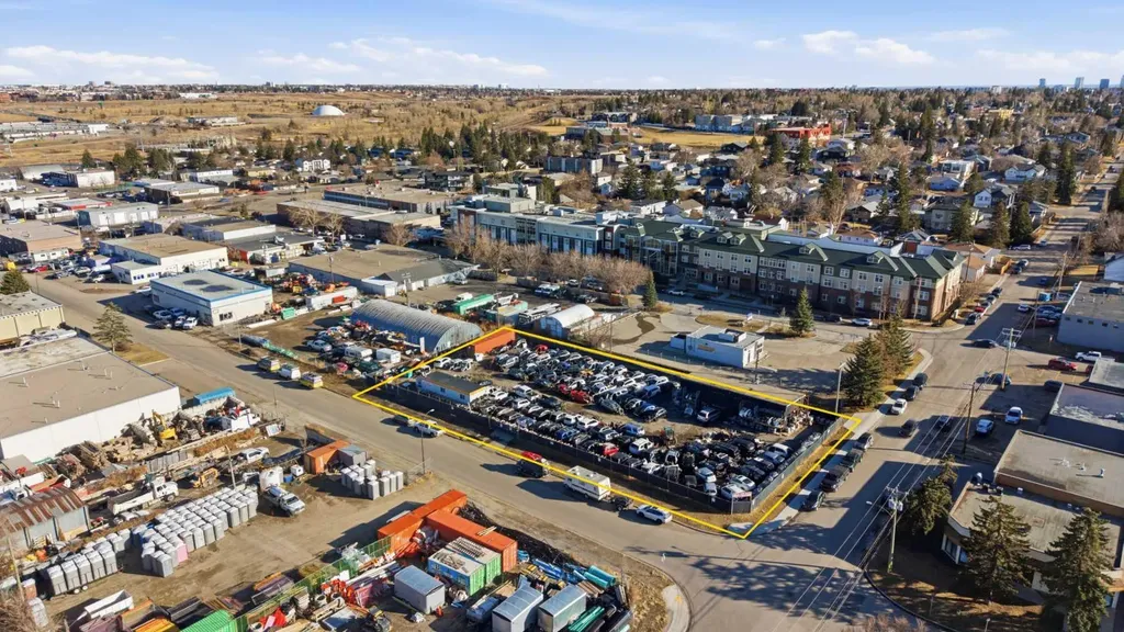 319 36 Avenue NE Calgary AB T2E 2L6