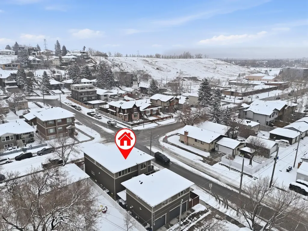 201 12 Street NE Calgary AB T2E 4P7