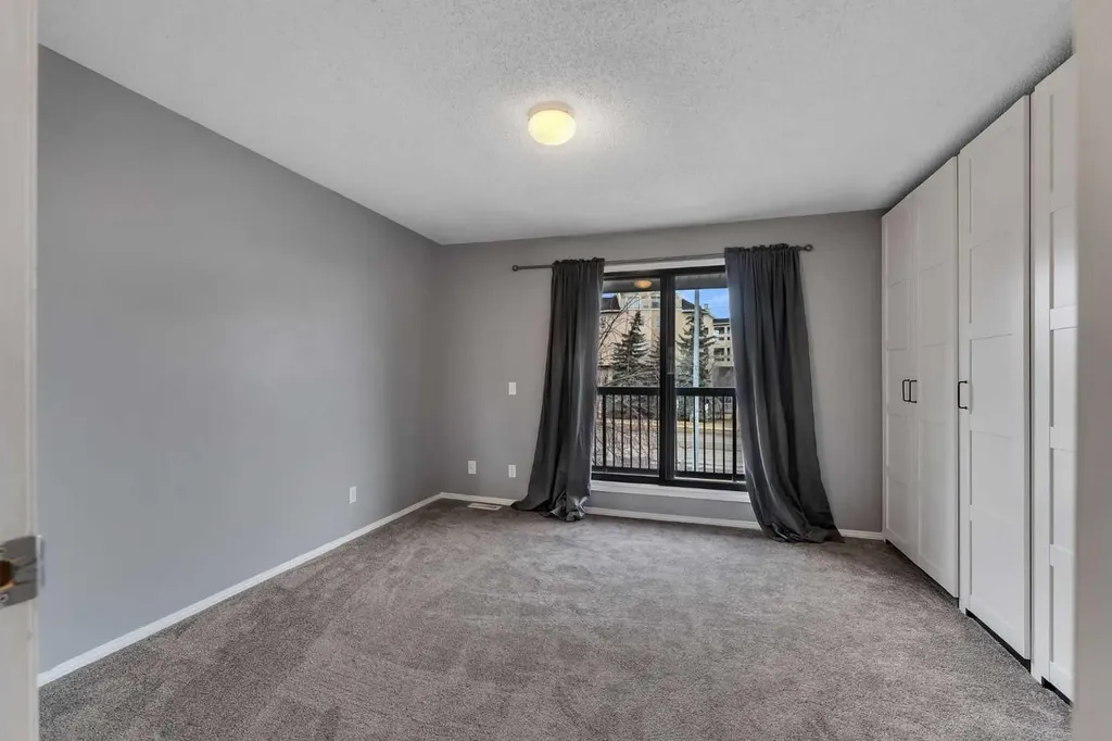 7172 Coach Hill Road SW Calgary AB T3H 1C8