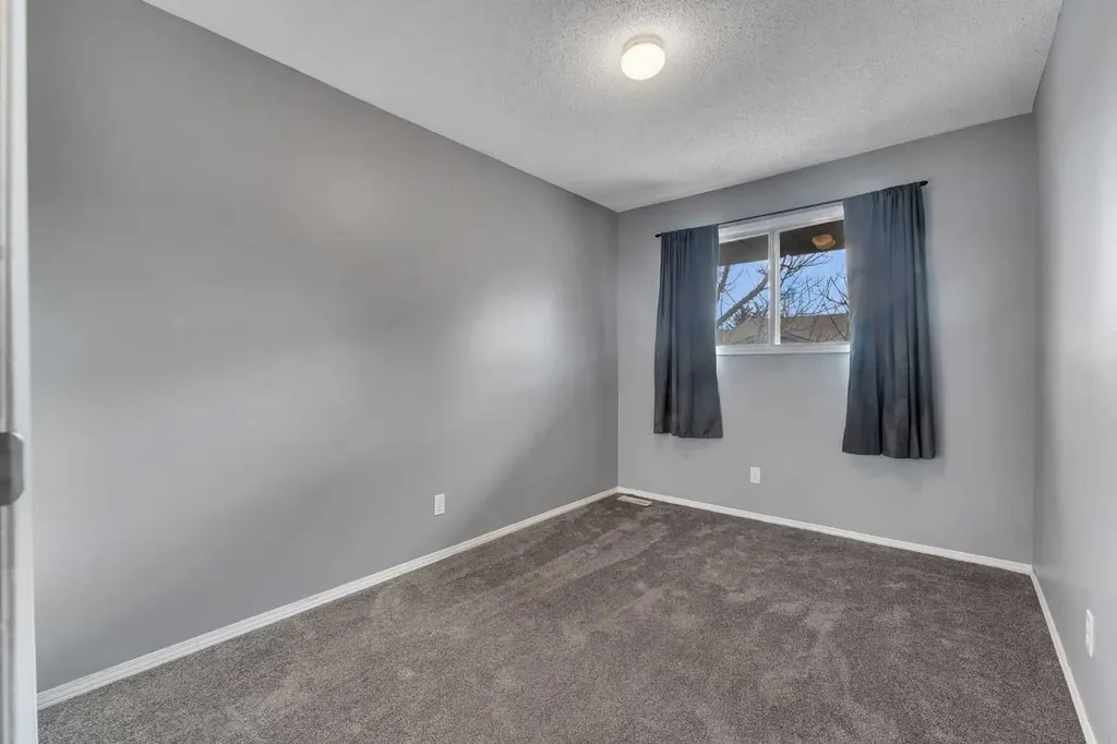 7172 Coach Hill Road SW Calgary AB T3H 1C8