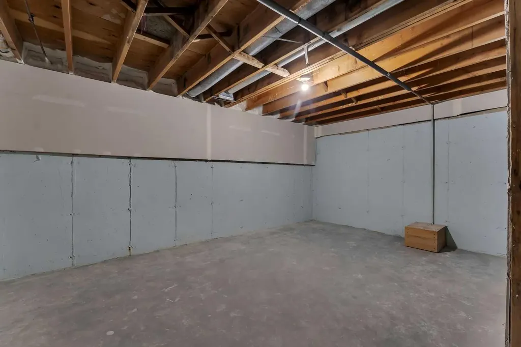 7172 Coach Hill Road SW Calgary AB T3H 1C8