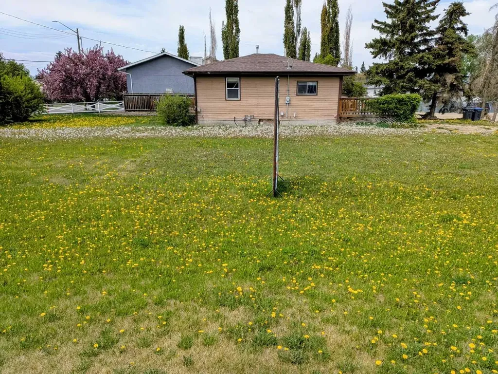 4707 46 Street Sylvan Lake AB T4S 1G6