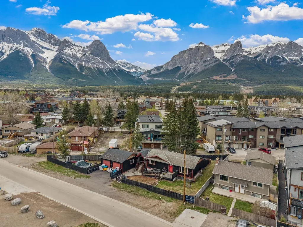 1405 & 1409 Mountain Avenue Canmore AB T1W 1M3
