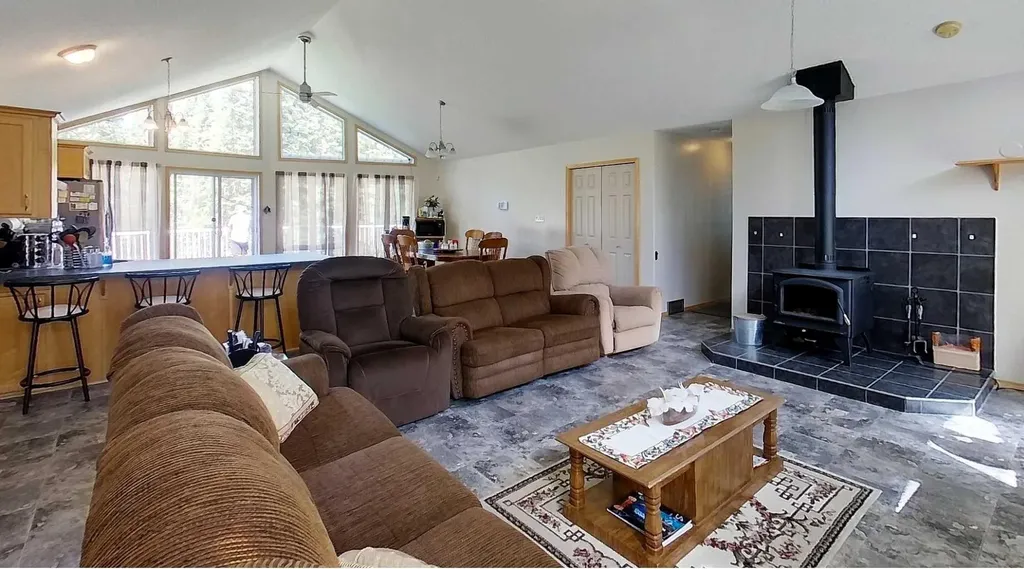 53509B Range Road 171 Rural Yellowhead County AB T7E 3L1