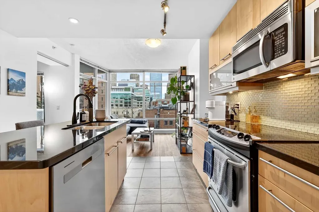 215 13 Avenue SW Calgary AB T2R0V6