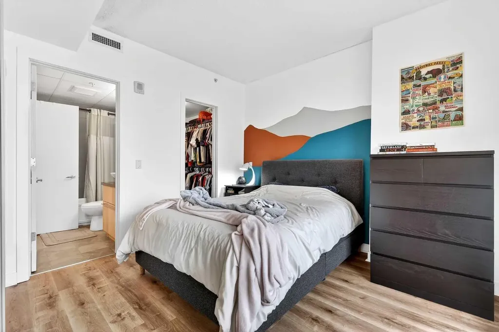 215 13 Avenue SW Calgary AB T2R0V6