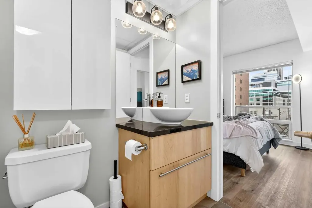 215 13 Avenue SW Calgary AB T2R0V6