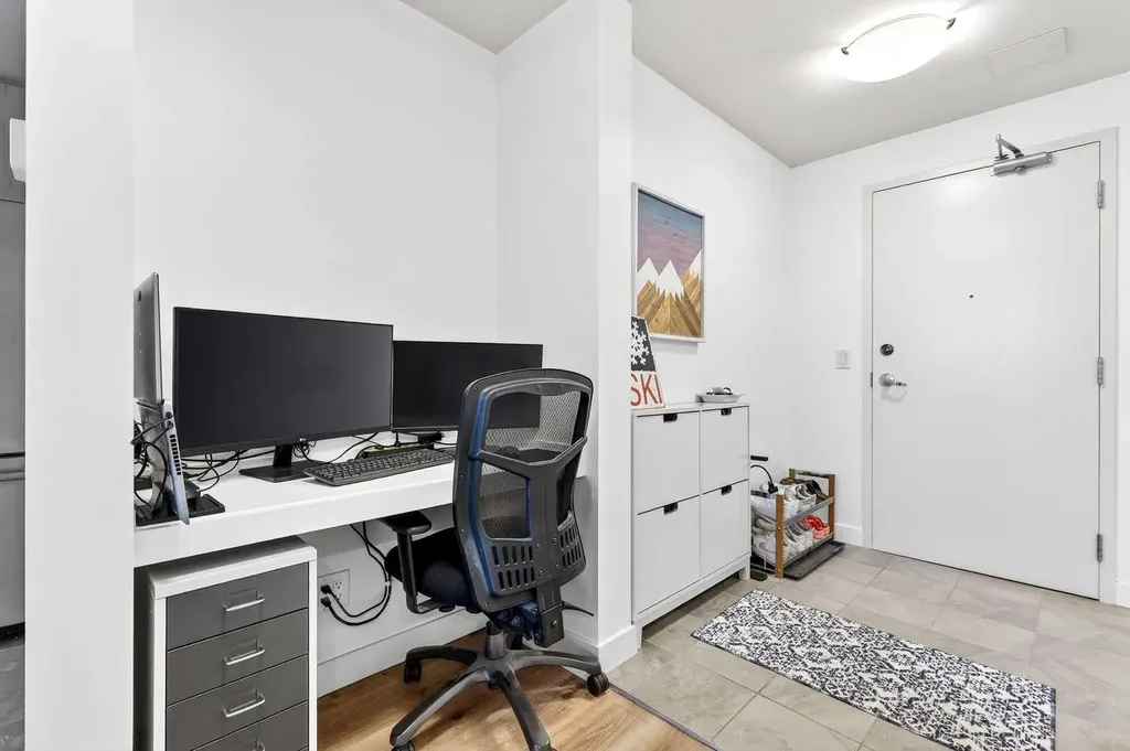 215 13 Avenue SW Calgary AB T2R0V6
