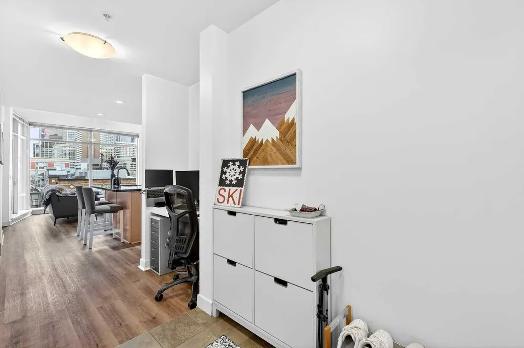 215 13 Avenue SW Calgary AB T2R0V6