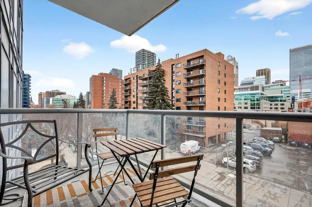 215 13 Avenue SW Calgary AB T2R0V6