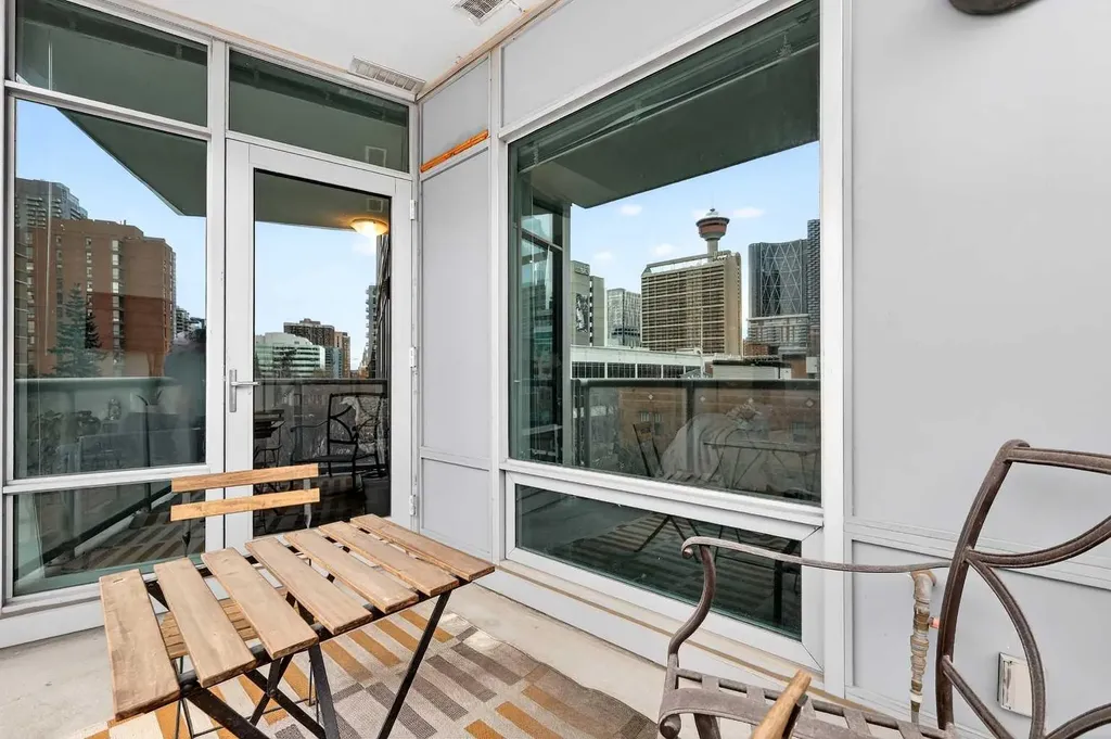 215 13 Avenue SW Calgary AB T2R0V6