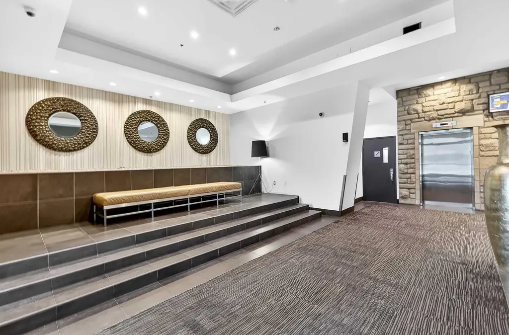 215 13 Avenue SW Calgary AB T2R0V6