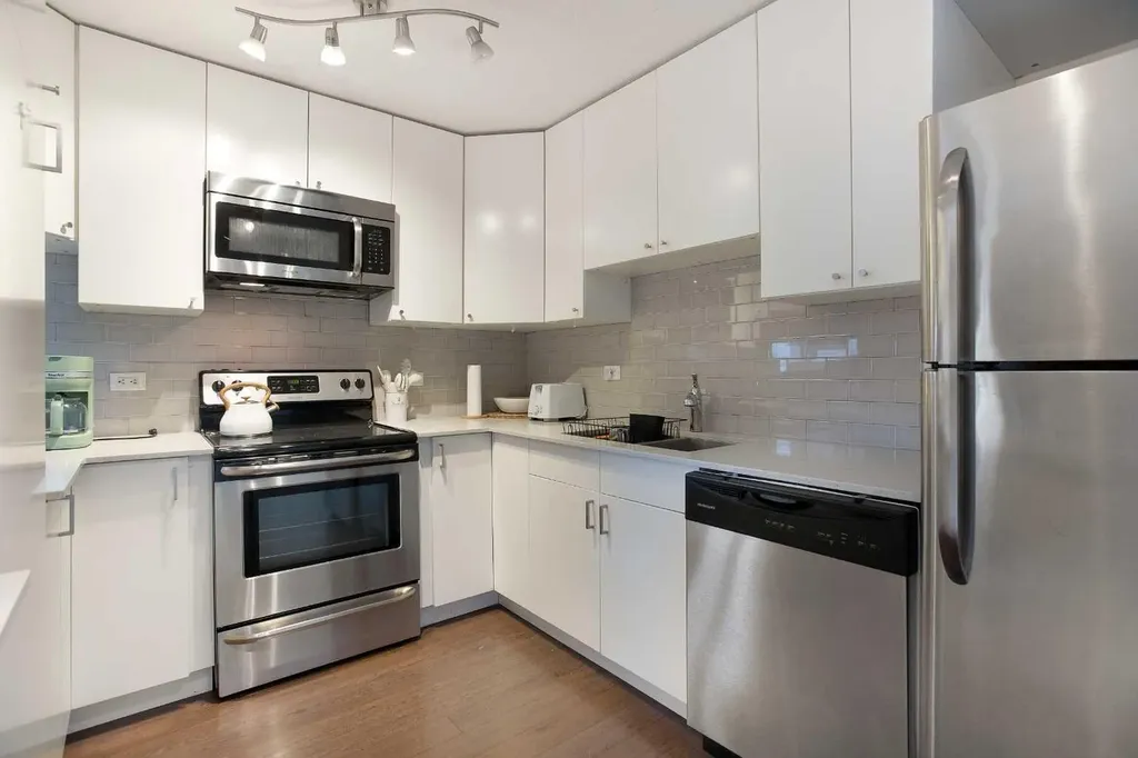 515 17 Avenue SW Calgary AB T2S 0A9