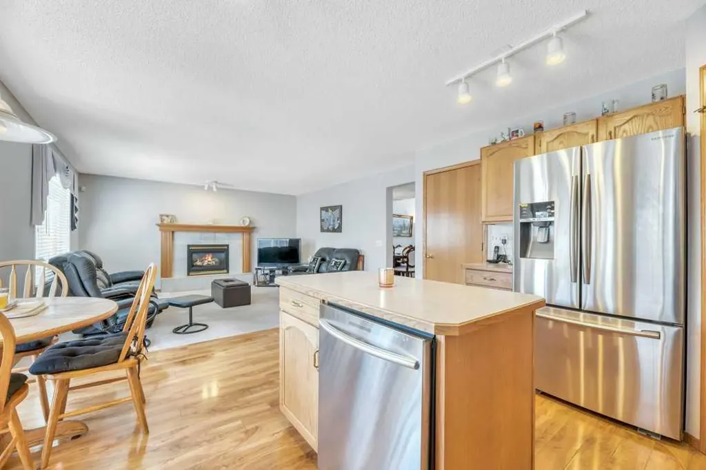52 Country Hills Green NW Calgary AB T3K 4Y4