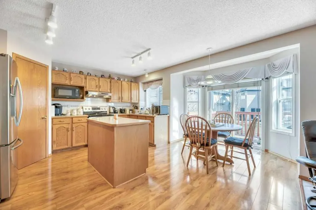 52 Country Hills Green NW Calgary AB T3K 4Y4